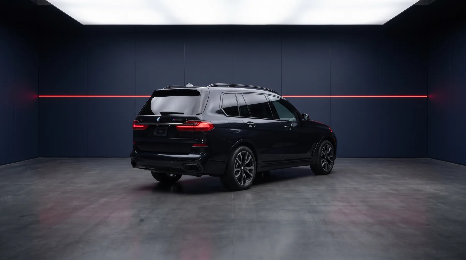 2027 BMW X7 M60i xDrive, rear three-quarter view